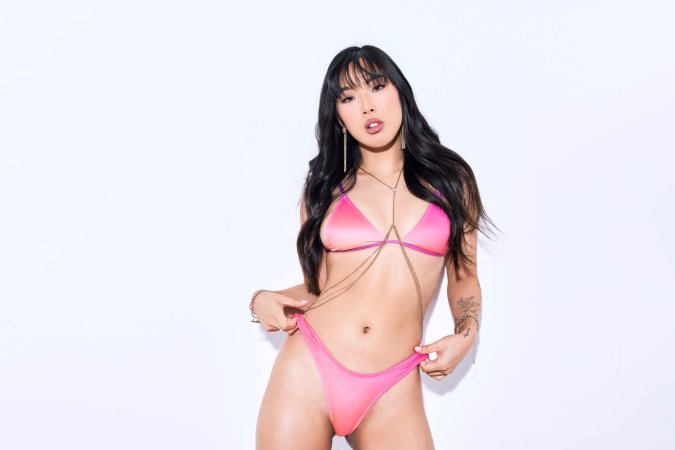 Elle Lee romantic bliss unfolds as she eagerly welcomes passionate pleasure photo 10
