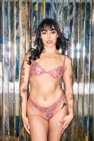 Vanessa Sky loves to play with her pink lingerie and dive into sensual delights photo 6
