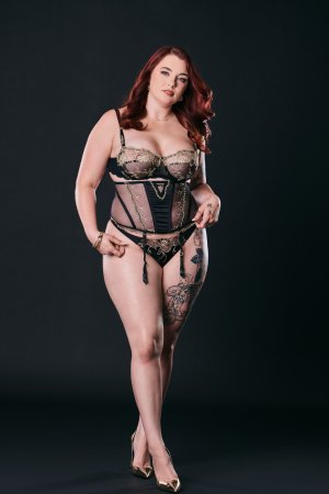 Red Rose Deepthroat Fucked Wildly with Passion photo 1
